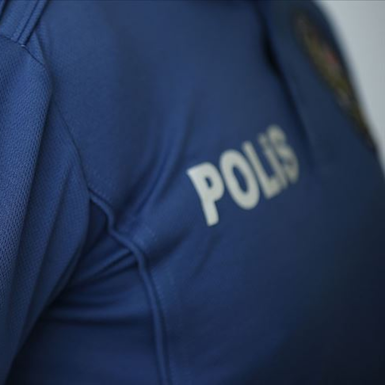 11 yaşındaki kızının müstehcen görüntülerini paylaşan anne tutuklandı