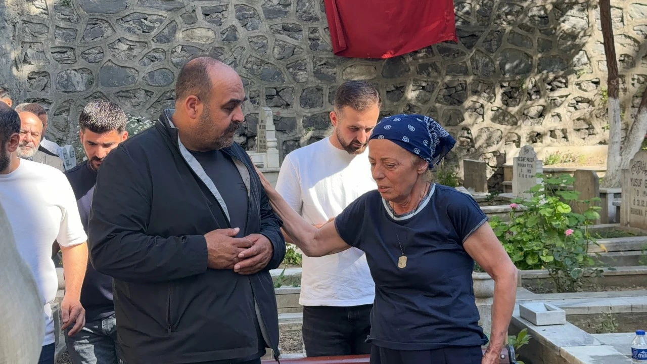 Narin Güran'ın babası ve ağabeyi Mattia Ahmet Minguzzi'nin kabrini ziyaret etti