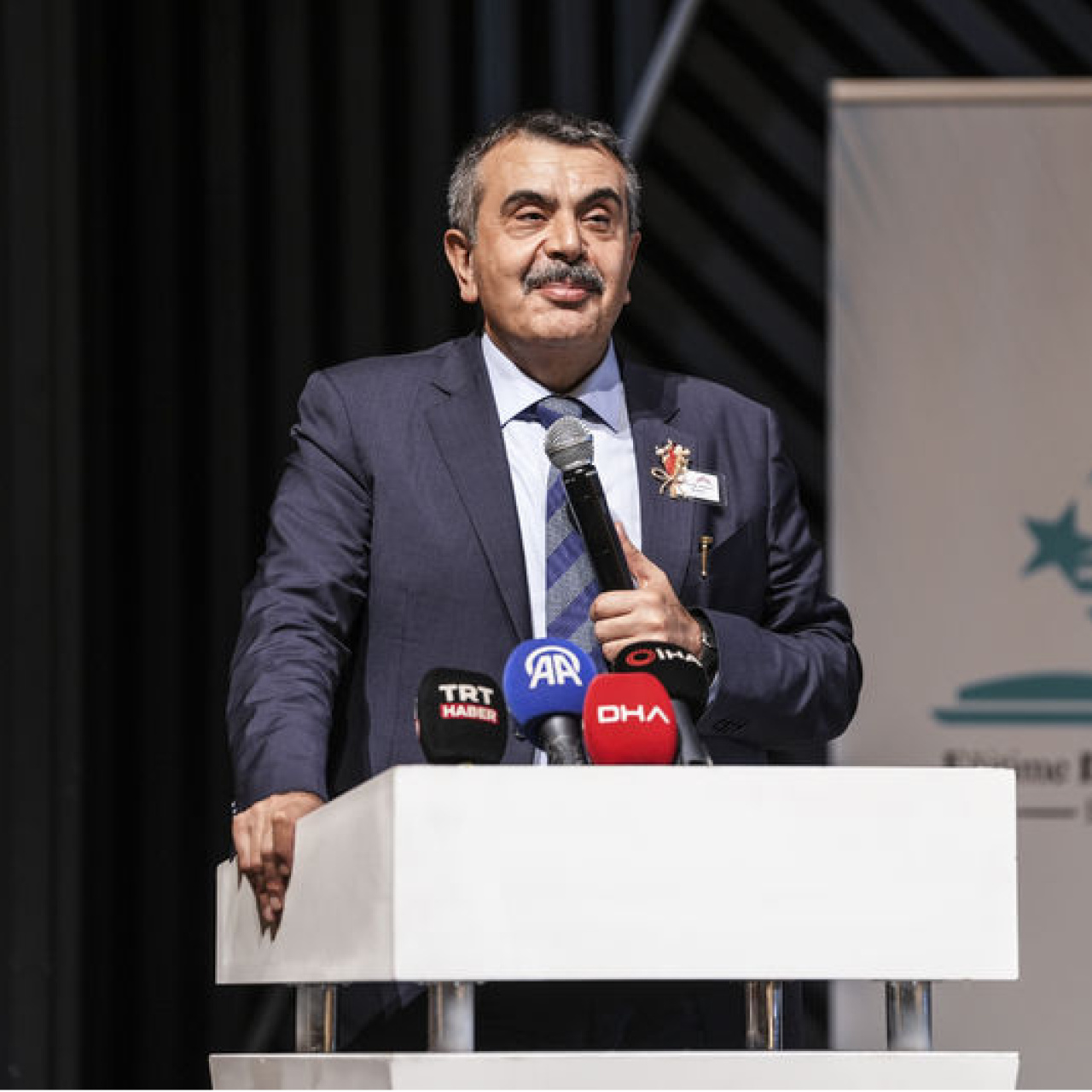 Okula girmek için MEB'in özel yetenek sınavına girilmesi gerektiği belirtildi