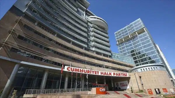 Özel liderliğindeki CHP'nin sözcüsü Emre MYK toplantısı sonrası partiyi bekleyen tehlikeye dikkat çekti