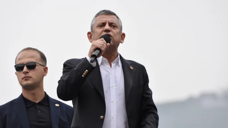 Özgür Özel, Adalet Bakanı Akın Gürlek'le ilgili iddialarını sürdürdü