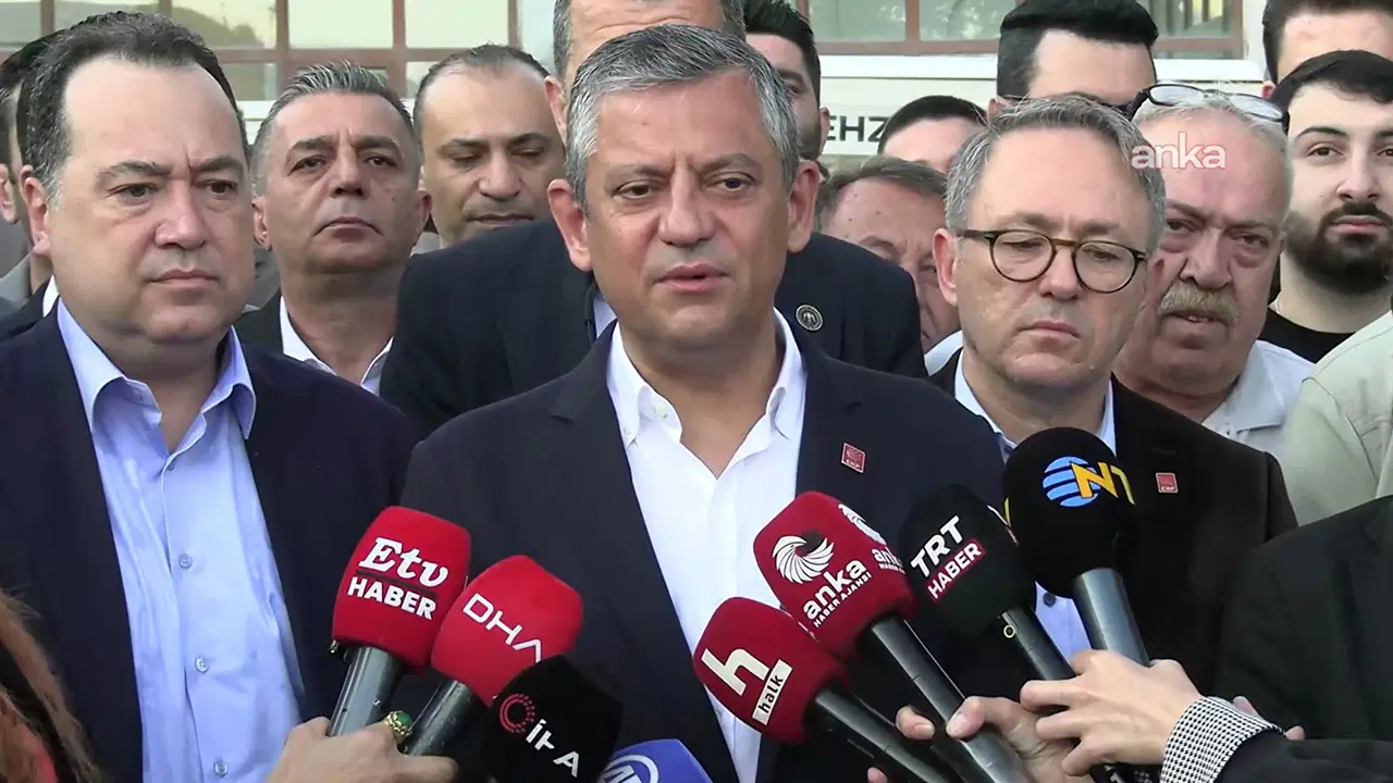 Özgür Özel'den 'yeni parti' sorusuna yanıt