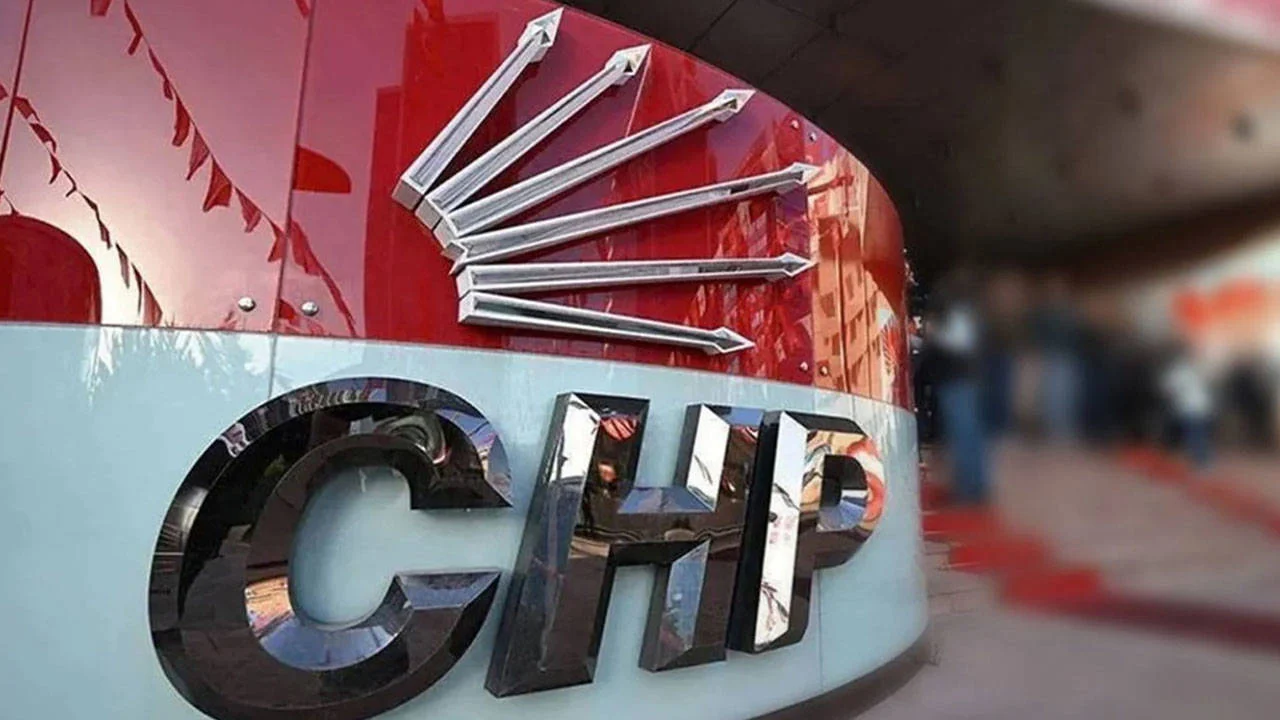 Parti Meclisi toplantısının ertelenmesine CHP'li isimlerden tepki