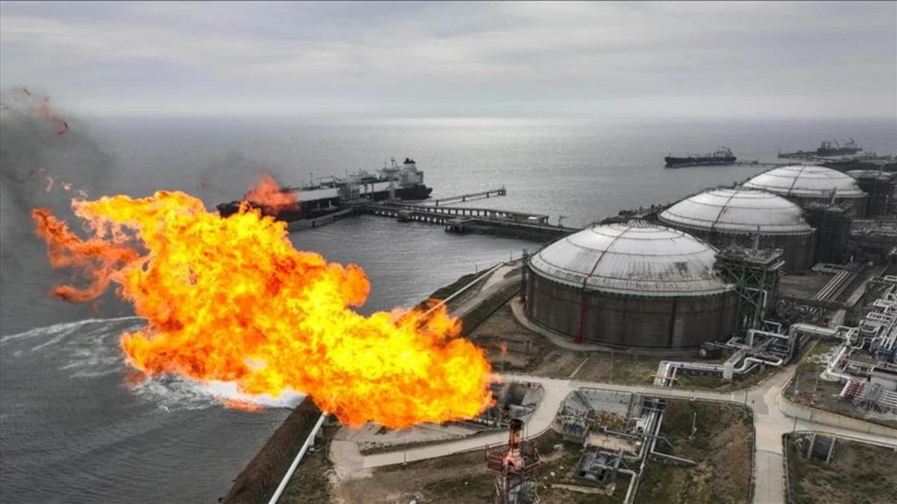 Petrol fiyatları ABD ve İran arasındaki müzakere sinyalleriyle geriledi