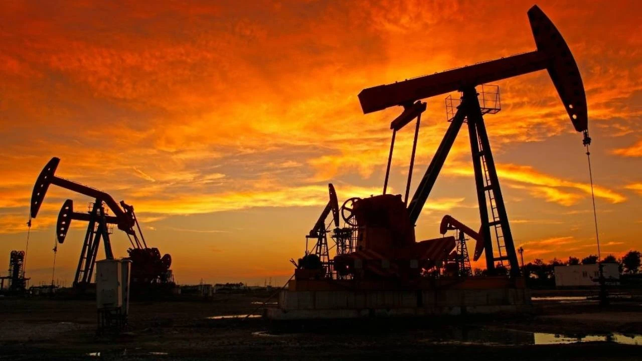 Petrol, müzakere belirsizliğiyle yeniden yükselişe geçti