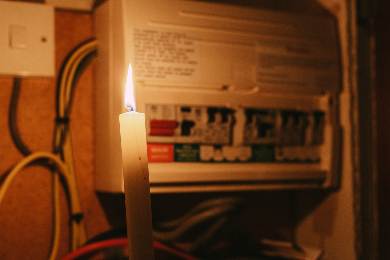 Saatler sürecek, bu gece yarısı başlıyor! İstanbul'un 21 ilçesi için elektrik kesintisi uyarısı