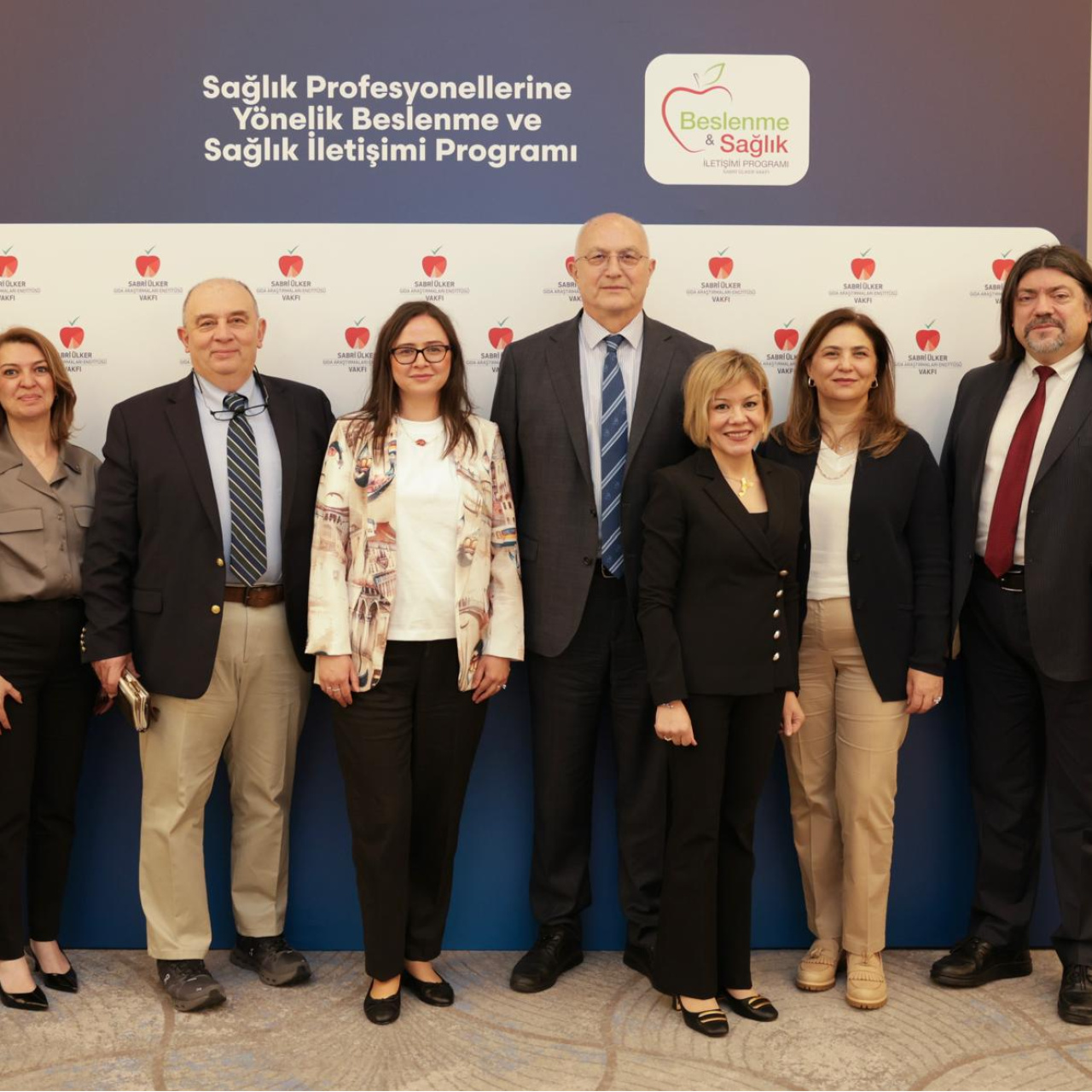 Sabri Ülker Vakfı'nın beslenme ve sağlık iletişimi programı binlerce kişiye ulaştı