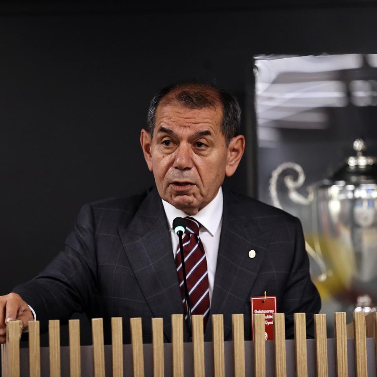 Sarı-kırmızılı kulüp, bu tarihi hamleyle piyasadan tam 100 ila 150 milyon Dolar arasında sıcak para