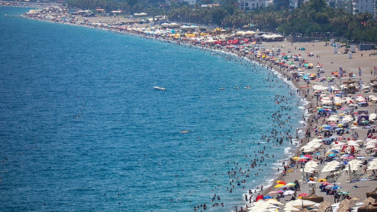 Savaşın vurduğu turizme bayram tatilinde yerli turist nefes oldu