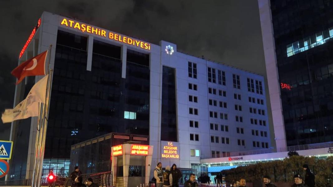 Seçim öncesinde 6 CHP'li meclis üyesinin AK Parti'ye geçmesi ve bir üyenin daha CHP'den istifa