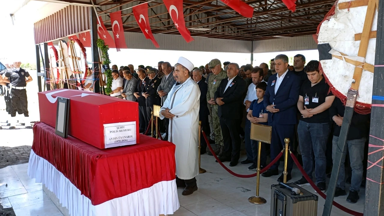 Şehit polis memuru Aydın Üyenarık son yolculuğuna uğurlandı