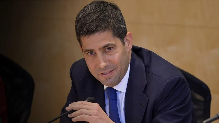 Senato, Trump'ın Fed başkanlığına aday gösterdiği Kevin Warsh'u onayladı