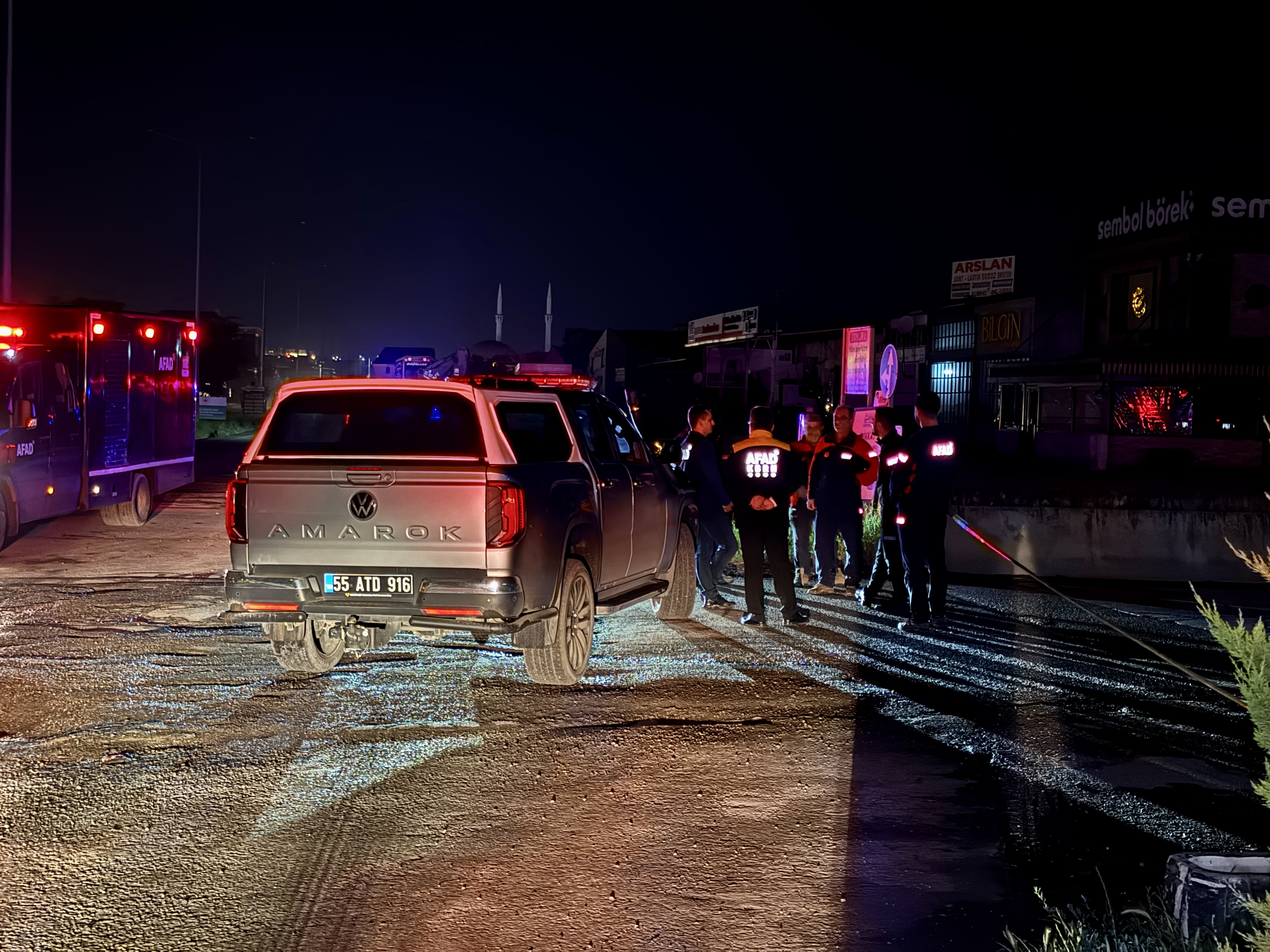 Silahlı saldırıda kimyasal sızıntı. 6 polis hastanelik oldu