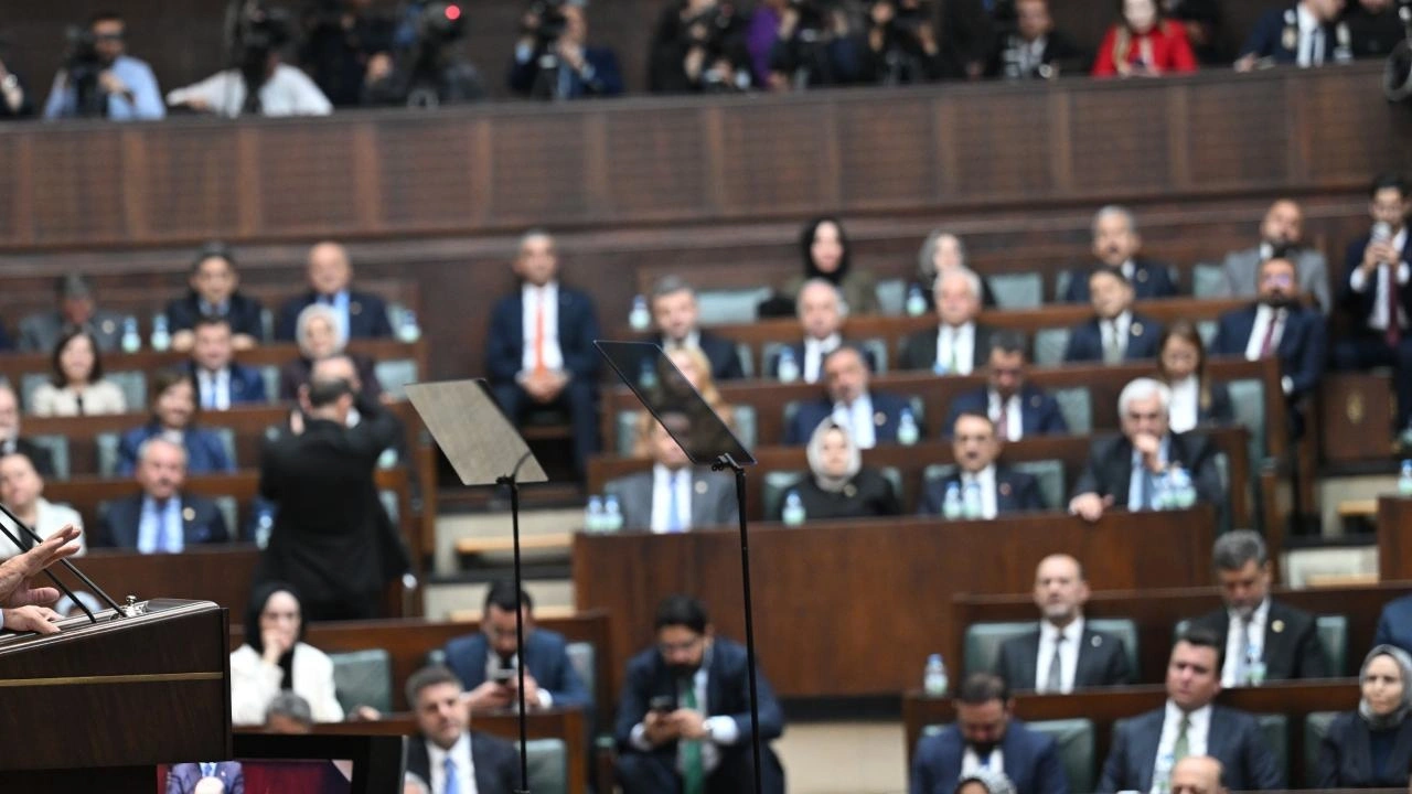 Sus talimatı sonrasındaki ilk AKP grubu