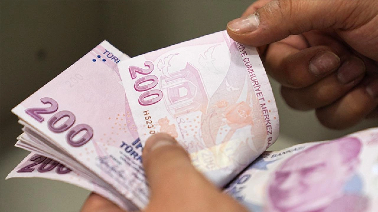 TBMM'de en düşük emekli tartışması büyüdü