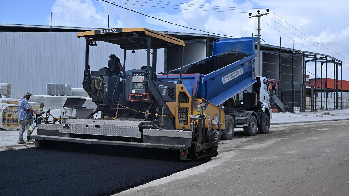 Turgutlu'nun önemli bağlantı yolunda yenileme çalışması