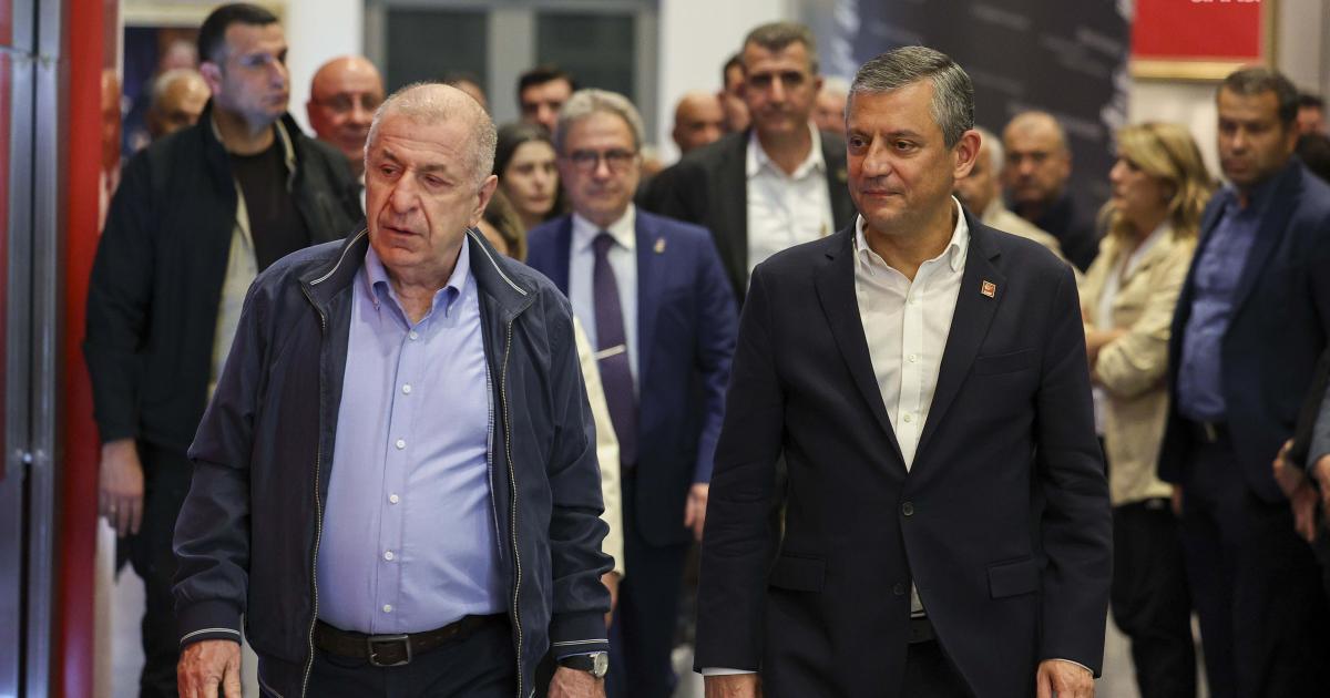 Ümit Özdağ'dan CHP Genel Merkezi'ne gece yarısı dayanışma ziyareti