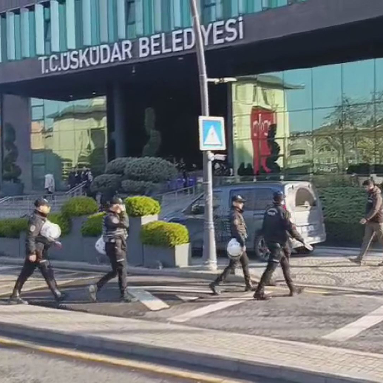 Üsküdar Belediyesi'ne operasyon: 7 gözaltı
