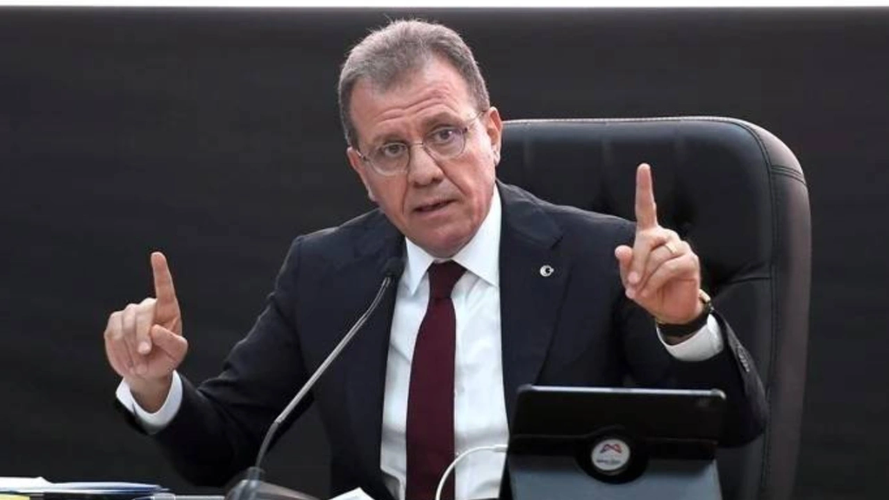Vahap Seçer de Kılıçdaroğlu'na Mersin'den kurultay çağrısı yaptı