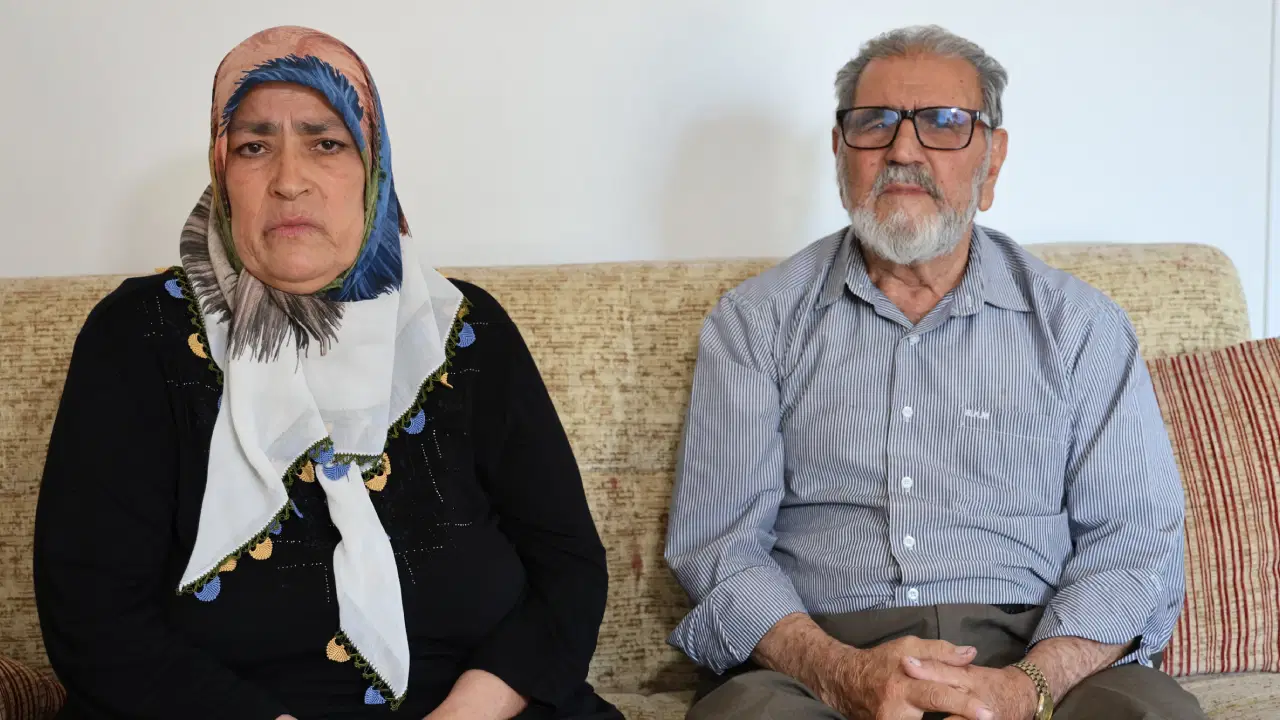 Yaşlı çift, ev almak için biriktirdikleri 2 kilogram altını dolandırıcılara kaptırdı
