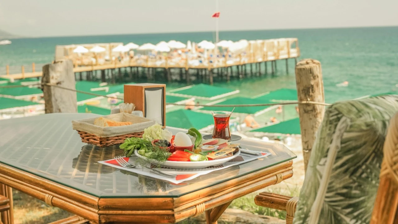 Yaz sezonu geldi, Bodrum'daki lüks mekanlar menüleri Euro'ya çevirdi