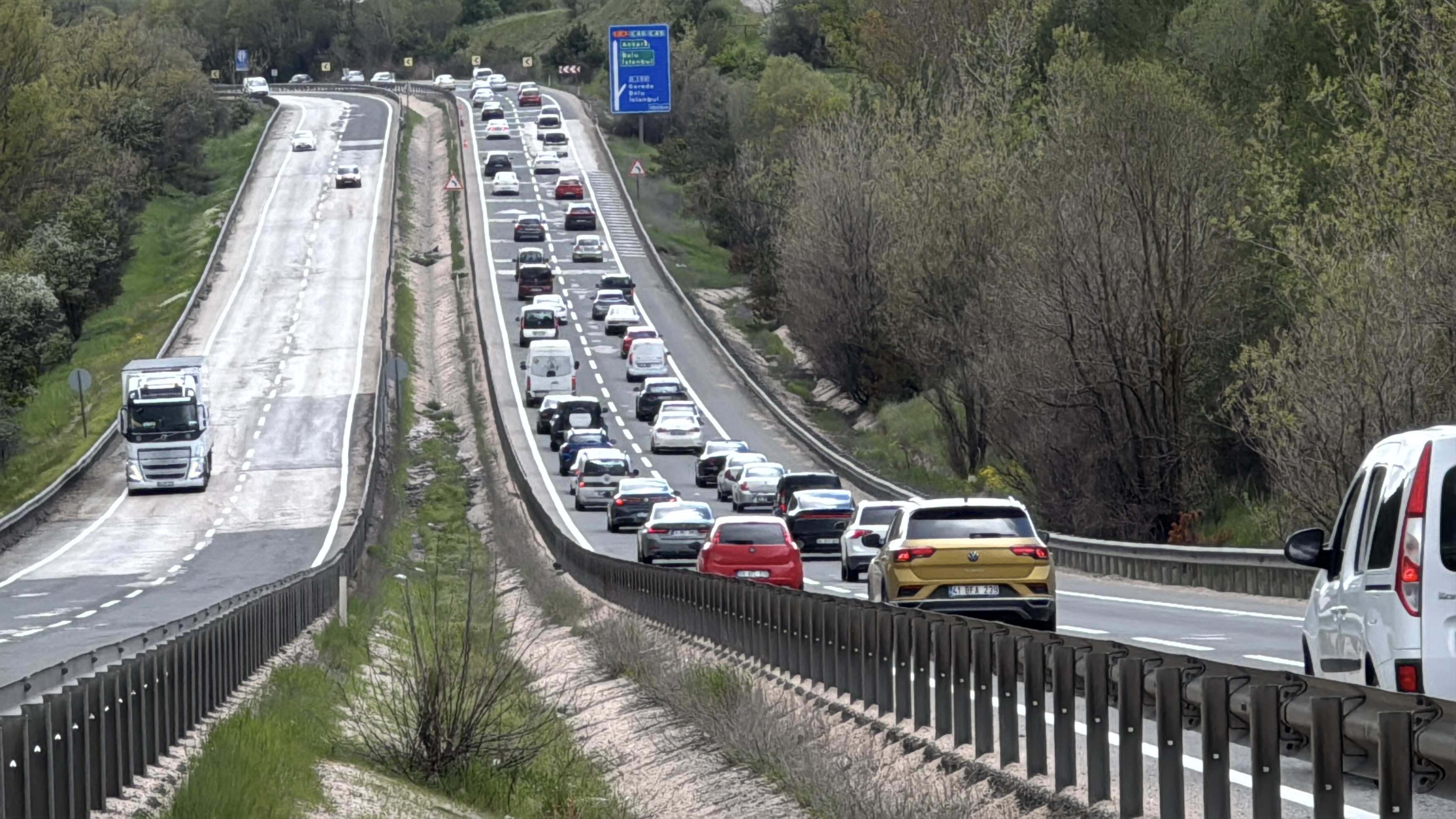 Yola çıkacaklar dikkat! Bayram tatili dönüş trafiği başladı