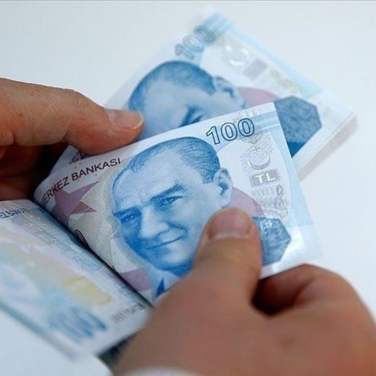 Zamlı emekli maaşı ödeme günleri gündemdeki yerini aldı